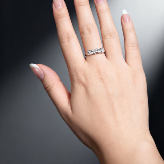 Anello regolabile Trilogy 1.5Ct